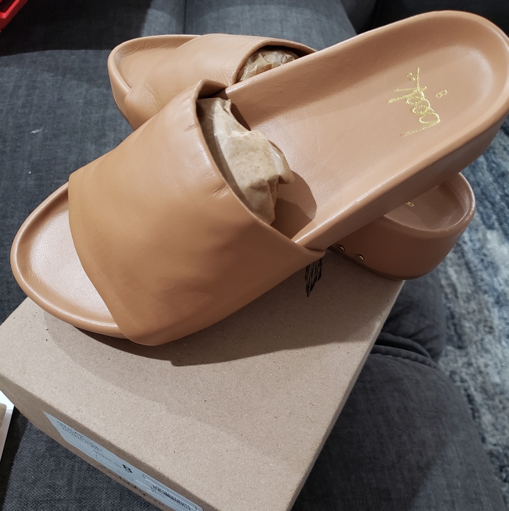 Beek slide sandles